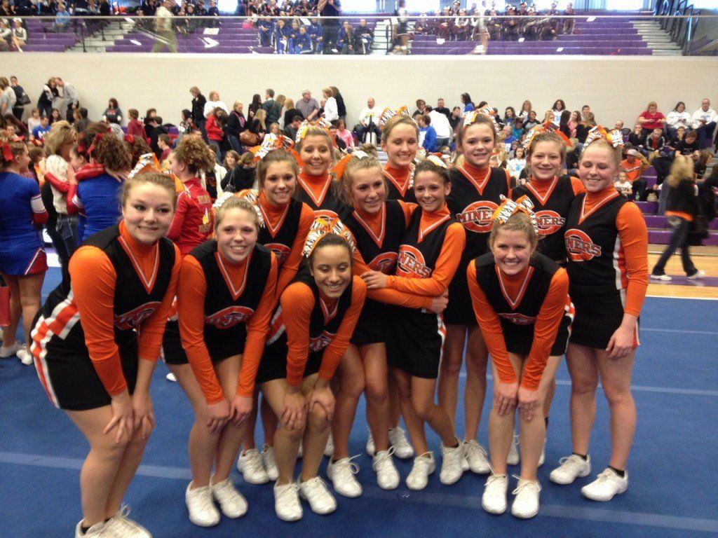 The GHS Cheerleaders tied for 4th place Saturday morning at the IHSA Sectional. After placing in the top 5, the ladies will compete in the IHSA State Competition as well as the ICCA Competition. 
