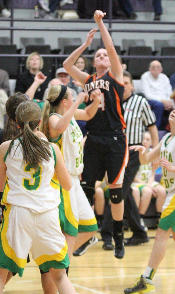 Alexis Burns nails a field goal.