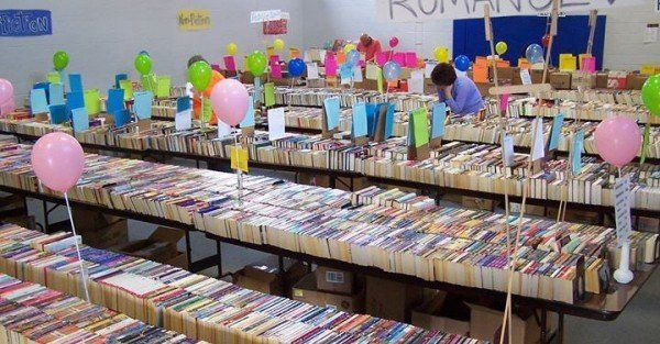 Friends of Gillespie Public Library held their annual book sale last weekend and attracted many people to the 2 day event.