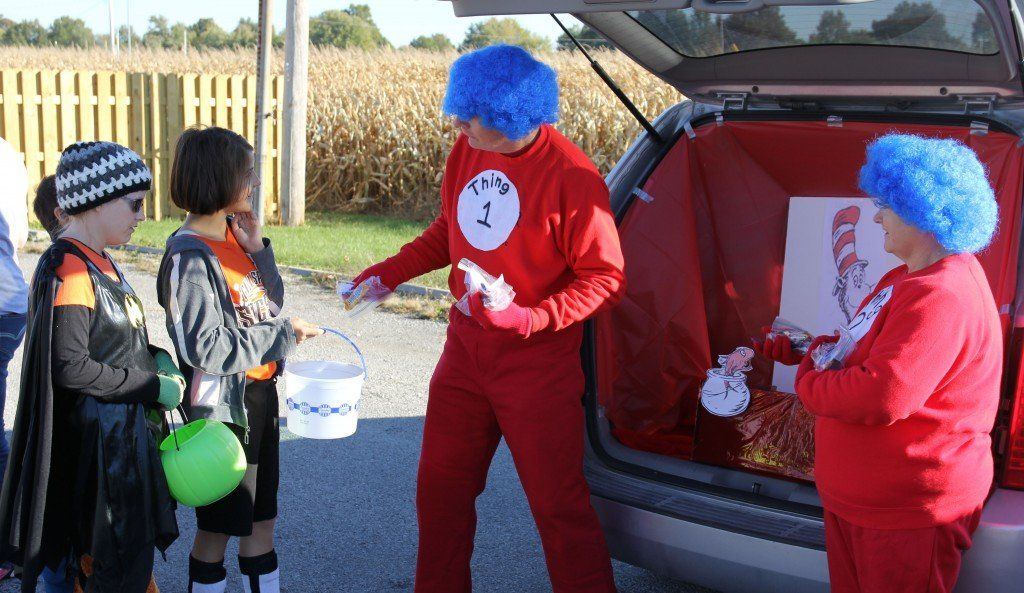 The Knetzers greeted Halloweeners Sunday afternoon in Thing 1 and Thing 2 costumes. 