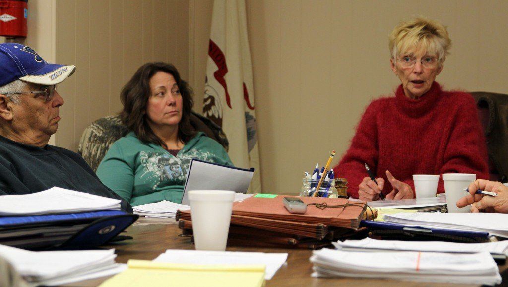 Mayor Gloria Sidar tells the council of the multiple problems affecting city hall.