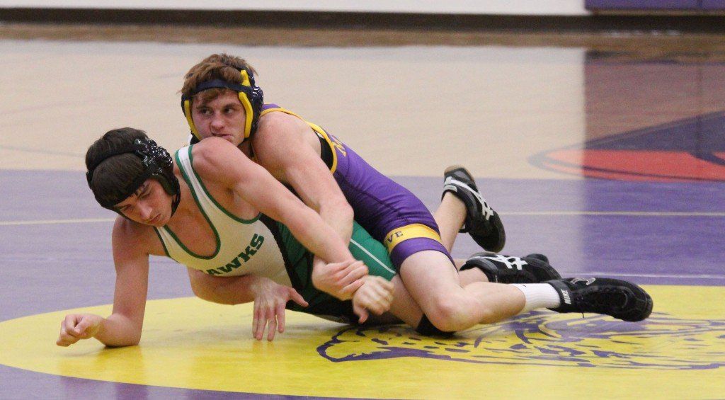Lee Welch wrestles his opponent from Carrolton on Tuesday in the Widlcats match with Jerseyville and Carrolton. 