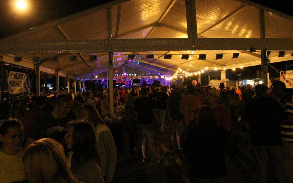 The beer tent was filled to capacity as over 500 people turned out for Border Line on Saturday evening for the music, cold beer and giveaways. 
