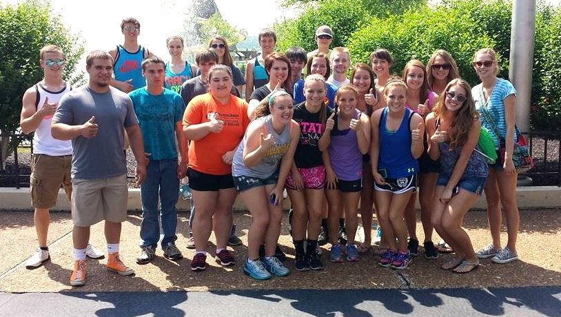 The senior class of Gillespie took their senior trip this week. The class visited Six Flags and the St. Louis Zoo while spending the night in St. Louis and visiting popular area eateries. 