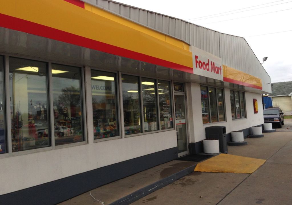 Gillespie Shell's facelift is complete. The convenience store upgraded the outdoor signage.