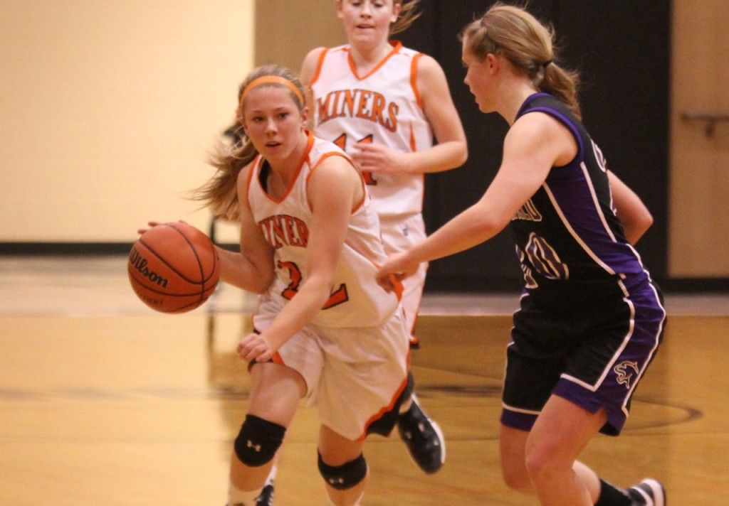 Addison Bryant brings the ball down the court for Gillespie last week in their game versus Litchfield. 