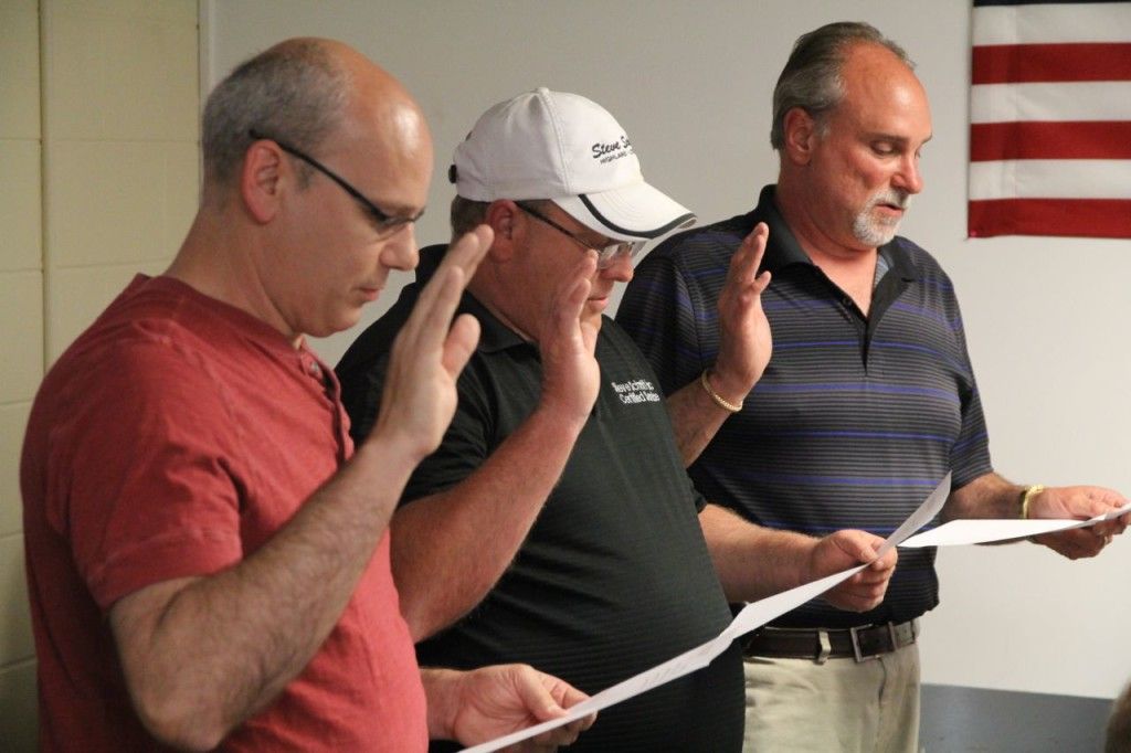 David Day, Bobby Carr and John Veres were sworn in last week as Wilsonville trustees. Day and Carr will serve a 4-year term while Veres will serve a 2-year term. 