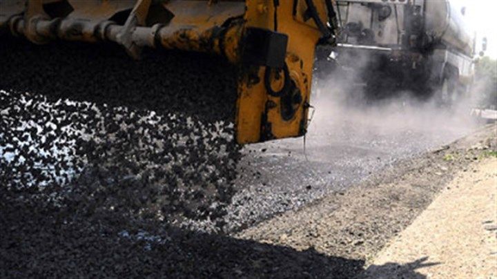 Oil & Chipping (Stock photo)