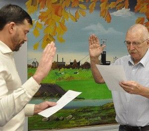 City Attorney Polo administered the oath of office to Mayor John Hicks.